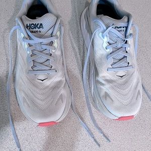 Women’s Hoka Arahi 6 size 8.5D